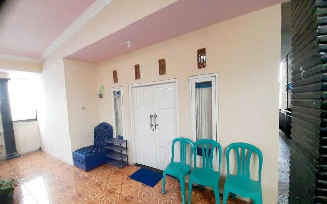 Shinta Syariah Homestay Dieng RedPartner