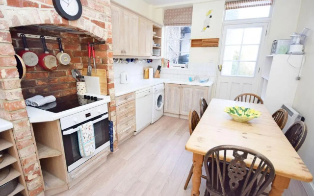 Pepper Pot Cottage