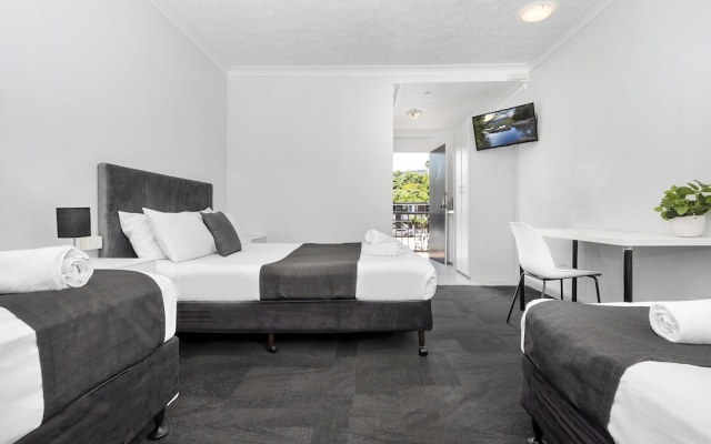 Comfort Inn Robert Towns – Guest Rooms – Townsville