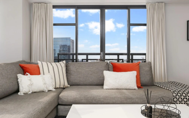 Stylish Sophisticated Views with Carpark - by Urban Butler