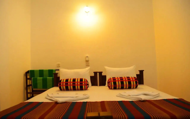 Vishmee Holiday Inn