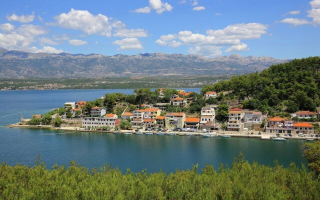 Luxurious Apartment in Novigrad with Terrace