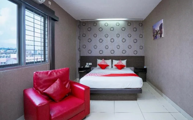 Capital O 1083 Hotel Grand Kartika