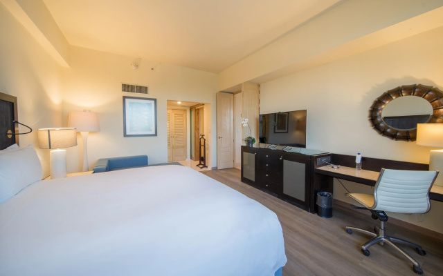 Real InterContinental San Salvador at Metrocentro Mall by IHG