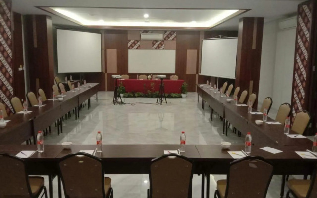 Front One Budget Boyolali