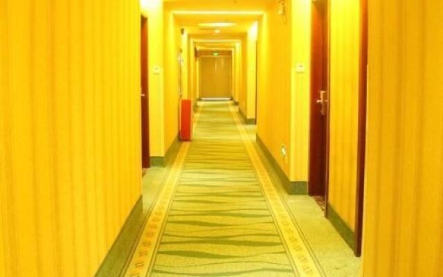 GreenTree Inn Guangzhou Jichang Road Express Hotel