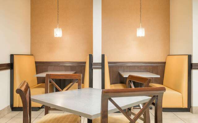 Hawthorn Suites by Wyndham Lubbock
