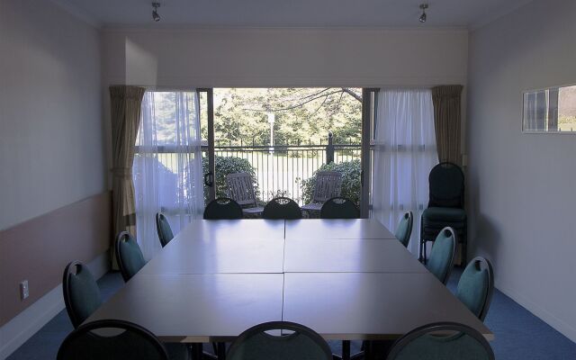 Saxton Lodge