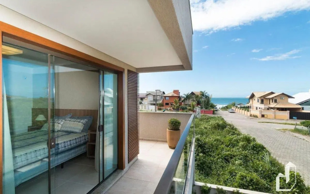 Triplex com 03 suítes com jacuzzi externa aquecida