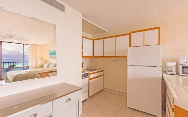 Valley Isle #806 Studio Bedroom Condo by RedAwning