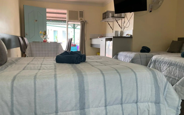 Central Point Motel – Guest Rooms – Mount Isa