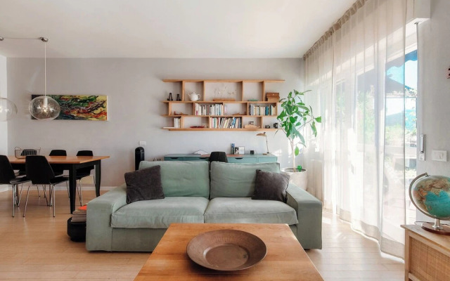 Luce di Lago Terrace