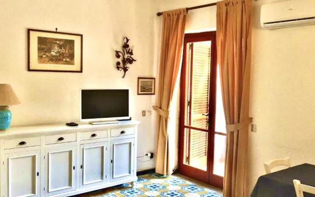 Beautiful 2-bed House in Positano Main Square Area