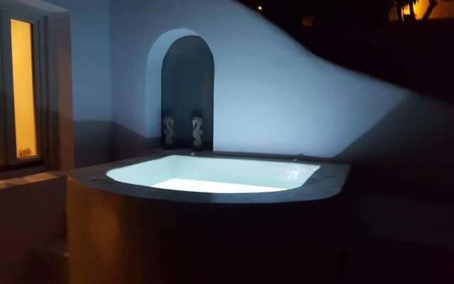 The Muse Of Santorini - Jacuzzi Suites