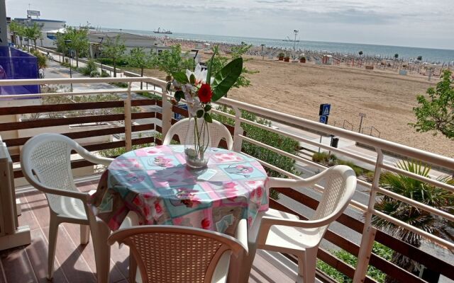 Beachfront Modern Flat With sea View