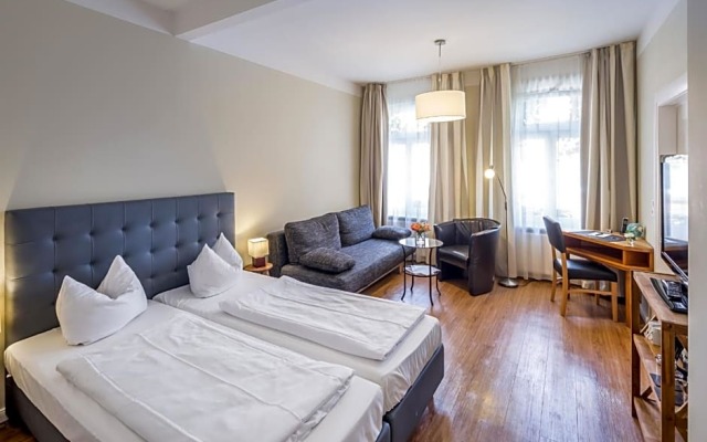 Hotel And Restaurant Zum Roten Tore