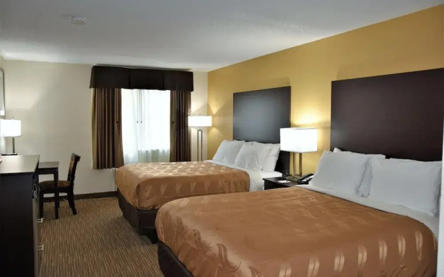 Quality Inn & Suites Metropolis I-24