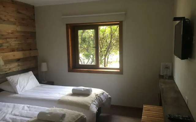 Hotel 381