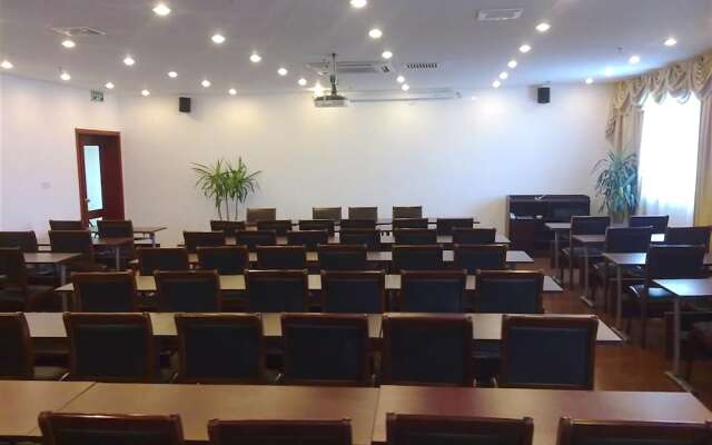 Greentree Inn Shanghai Zhujing Business Hotel