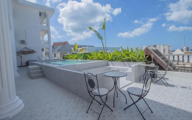 RoomQuest The Peak Patong Hill