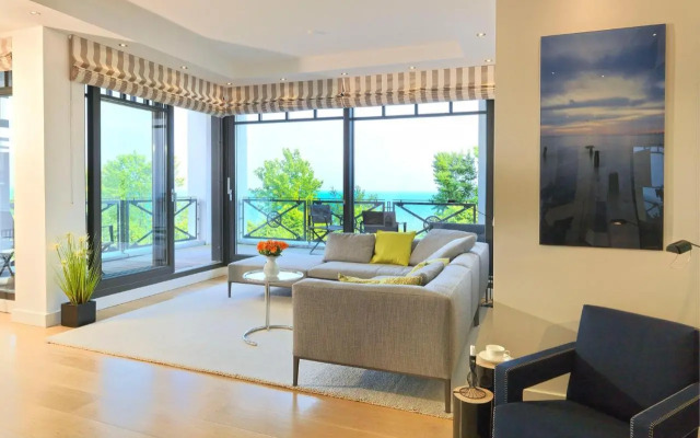 Waterview Cloud - a16737