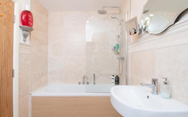 Number Eleven, beautiful 5 star apartment in Deganwy