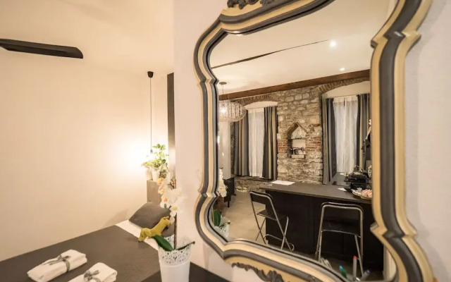 Camaella Luxury Studio