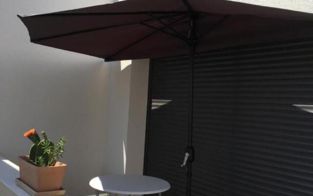 Grand studio confortable et spacieux avec terrasse