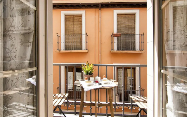 Granada Deluxe Apartments