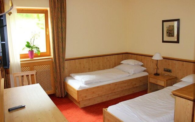 Waldhof Ferienhotel