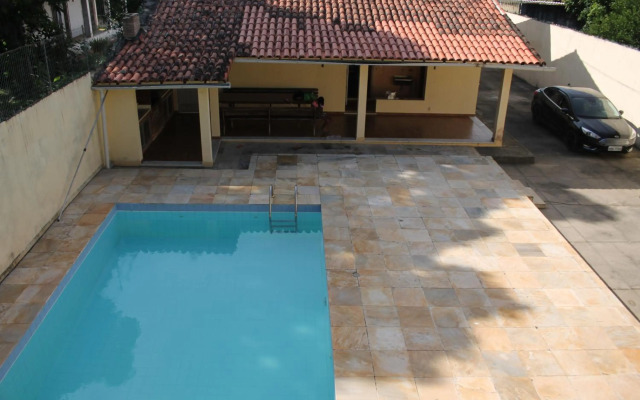 Casa muito espaçosa privativa com Piscina, Churrasqueira e área gourmet