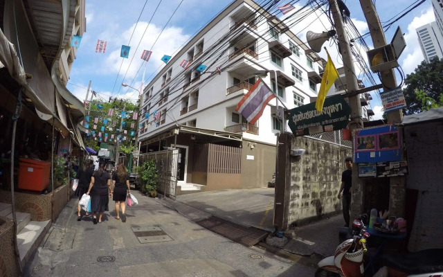 S Apartment