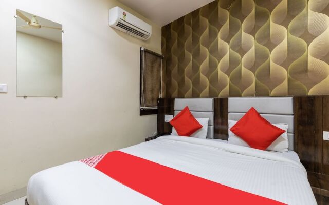 Oyo 41898 Balaji Palace