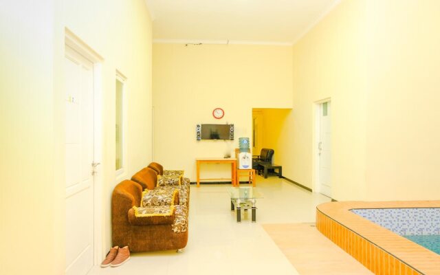 Emas 23 Guest House By OYO Rooms