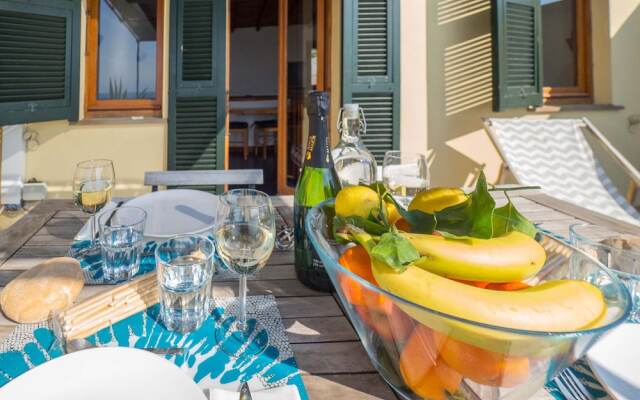 La Lampara Sea View Terrace Apartment With AC