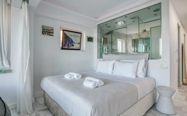 South Blue Luxury Apartment in Vouliagmeni