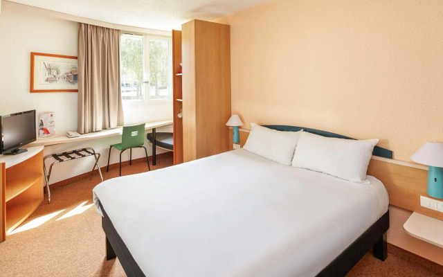 ibis Chartres Ouest Luce