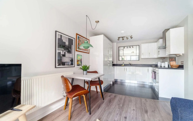 Cosy East London Retreat