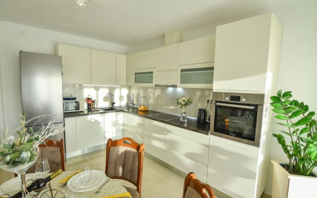 Quaint Holiday Home in Sinj With Private Pool