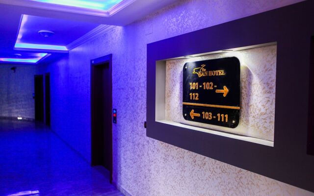 Van Suites Hotel
