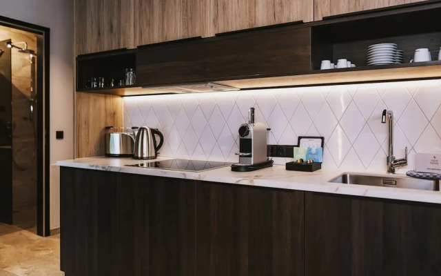 GLEMM by AvenidA Superior Hotel & Residences