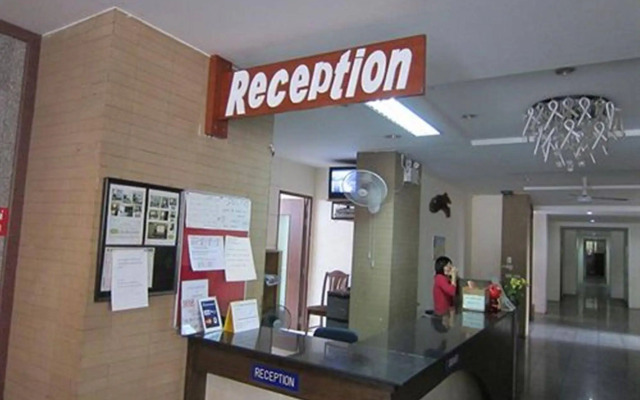 18 Coins Budget Hotel