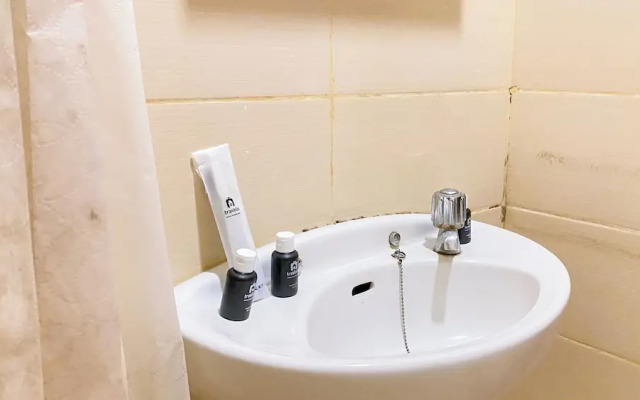 Good And Homey Studio At Belmont Residence Puri Apartment