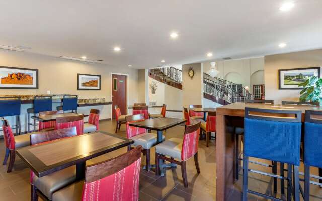 Comfort Suites Phoenix Airport