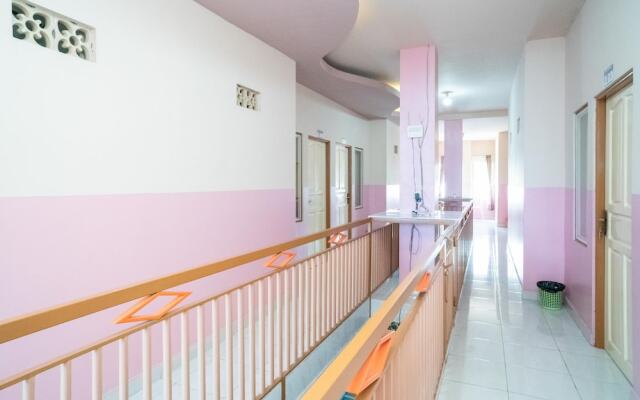 RedDoorz Syariah near Taman Siring 2