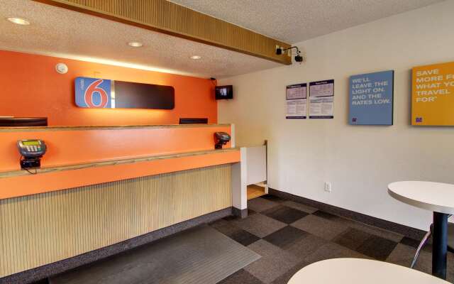 Motel 6 Cedar Rapids, IA