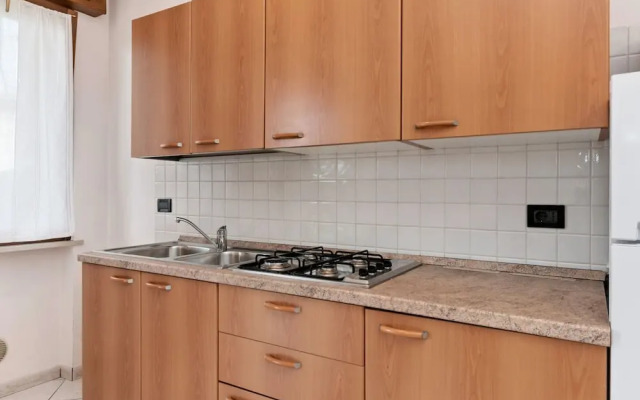 Spacious Apartment With Garden