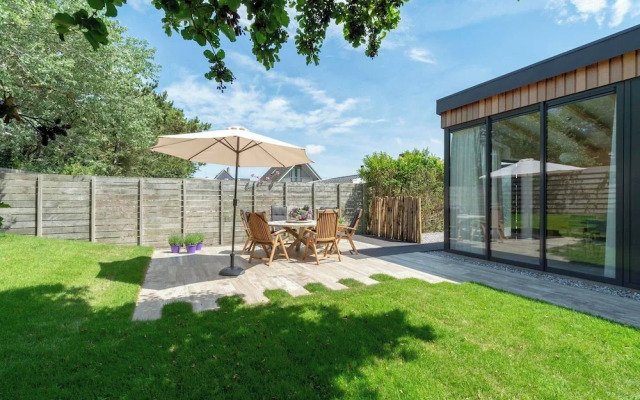 Attractive Home With Terrace