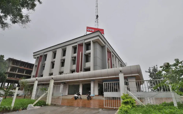OYO 42415 Utkarsh Hotel