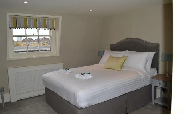The Crown Pub & Guesthouse